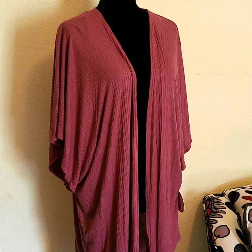 Miniature Curvy Cardigan